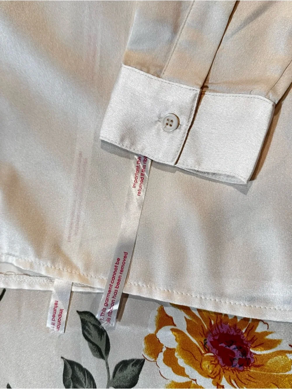 MISSGUIDED ELEGANT CREAM SATIN LONG-SLEEVED BUTTON DOWN OVERSIZED SHIRT US 4 - Picture 4 of 7